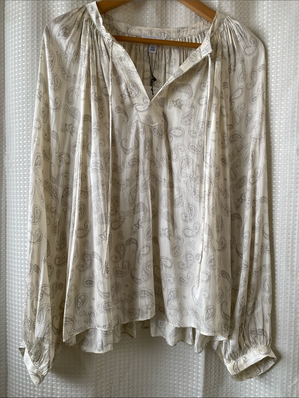 Current Air Cream Paisley V-Neck Long-Sleeve Blouse